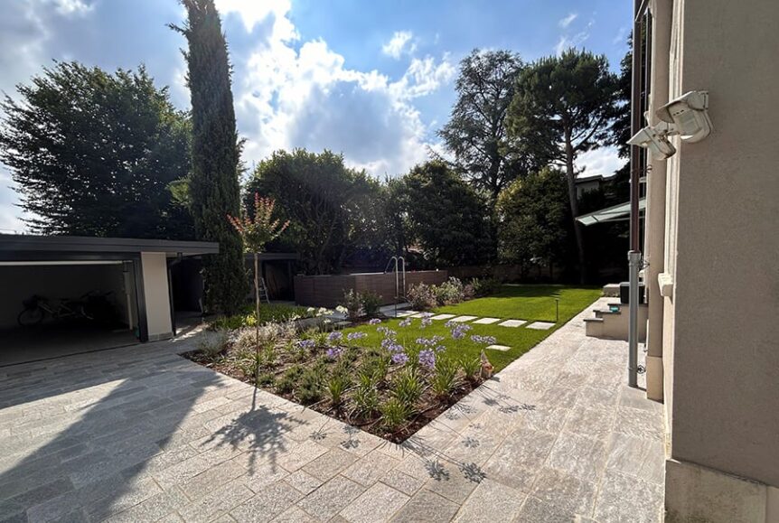 Villa storica ristrutturata con box auto, piscina e giardino spazioso